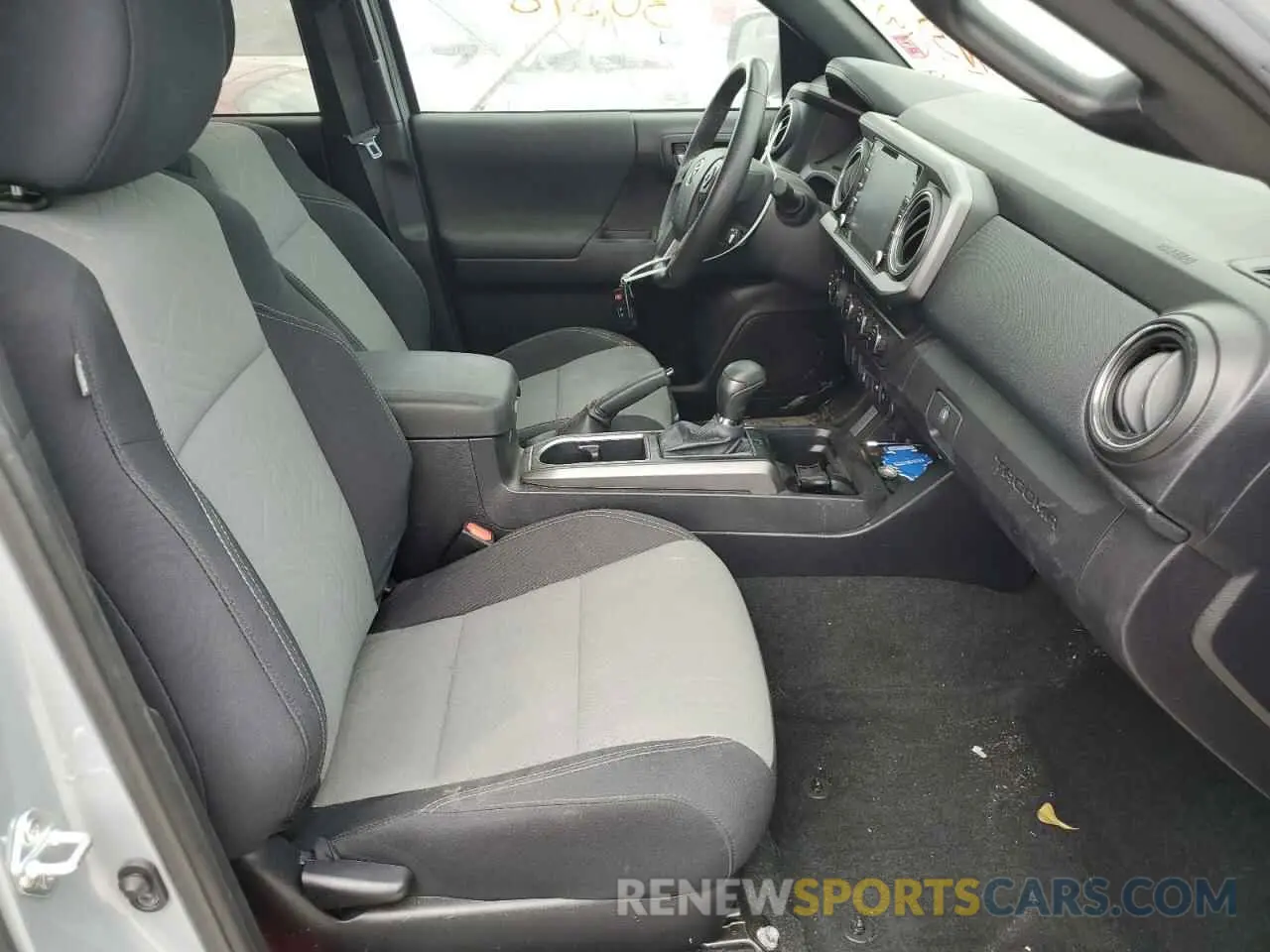 5 fotografías del automóvil dañado 5TFCZ5AN6MX255923 TOYOTA TACOMA 2021
