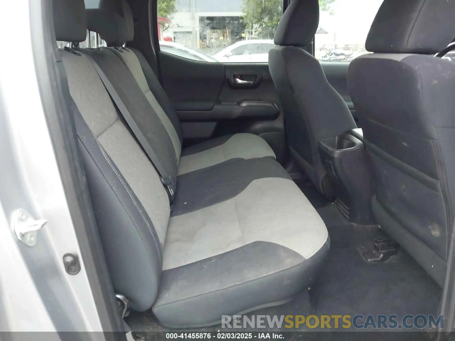 8 fotografías del automóvil dañado 5TFCZ5AN6MX264962 TOYOTA TACOMA 2021