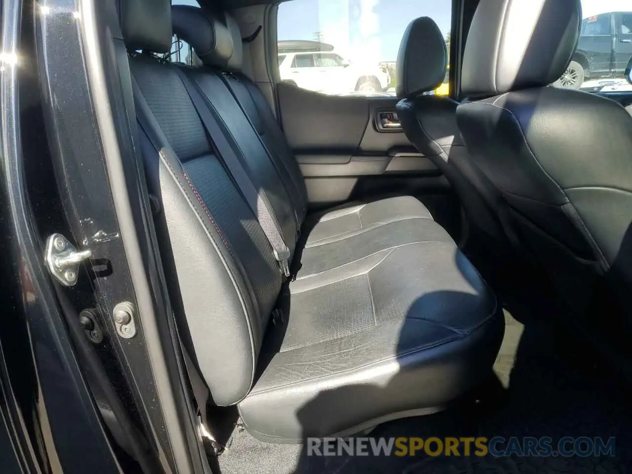 10 fotografías del automóvil dañado 5TFCZ5AN7MX247152 TOYOTA TACOMA 2021