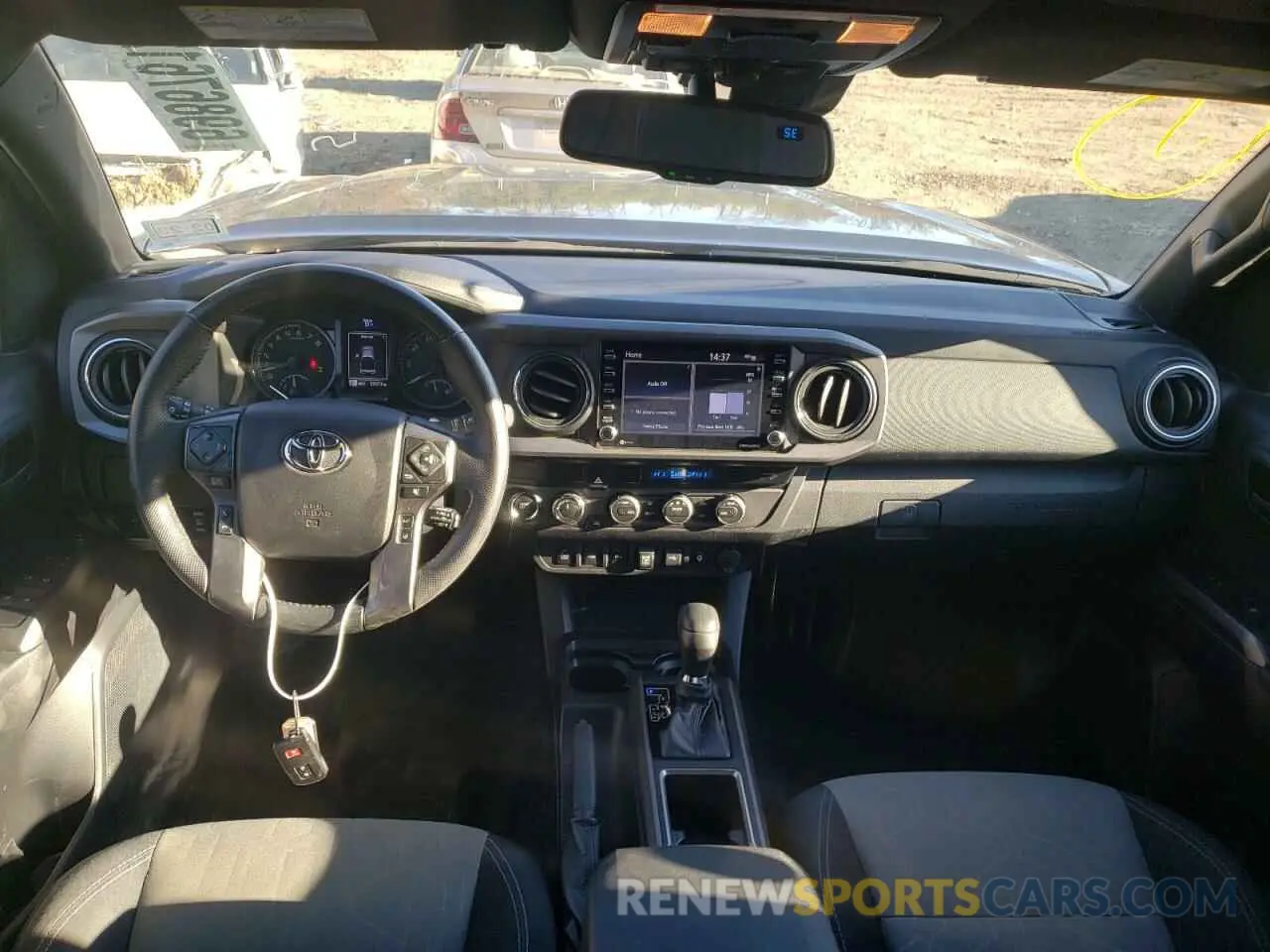 8 fotografías del automóvil dañado 5TFCZ5AN7MX263898 TOYOTA TACOMA 2021