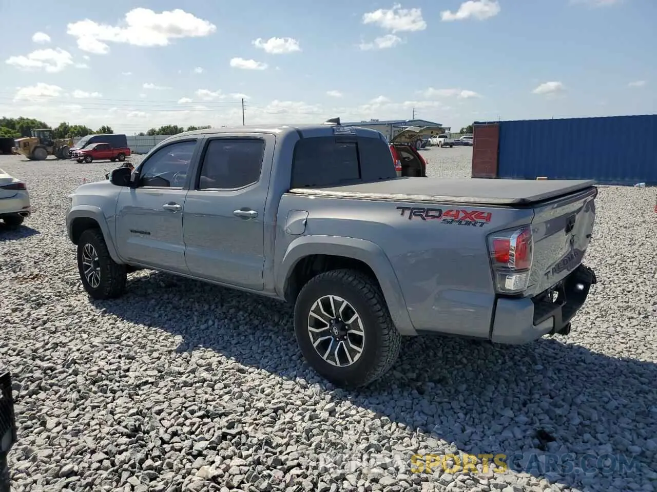 2 fotografías del automóvil dañado 5TFCZ5AN7MX276991 TOYOTA TACOMA 2021