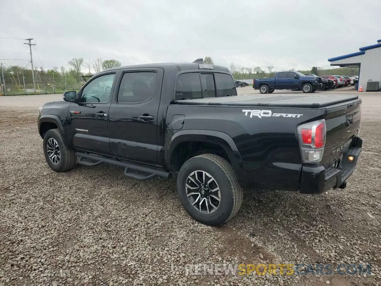 2 fotografías del automóvil dañado 5TFCZ5AN8MX248956 TOYOTA TACOMA 2021