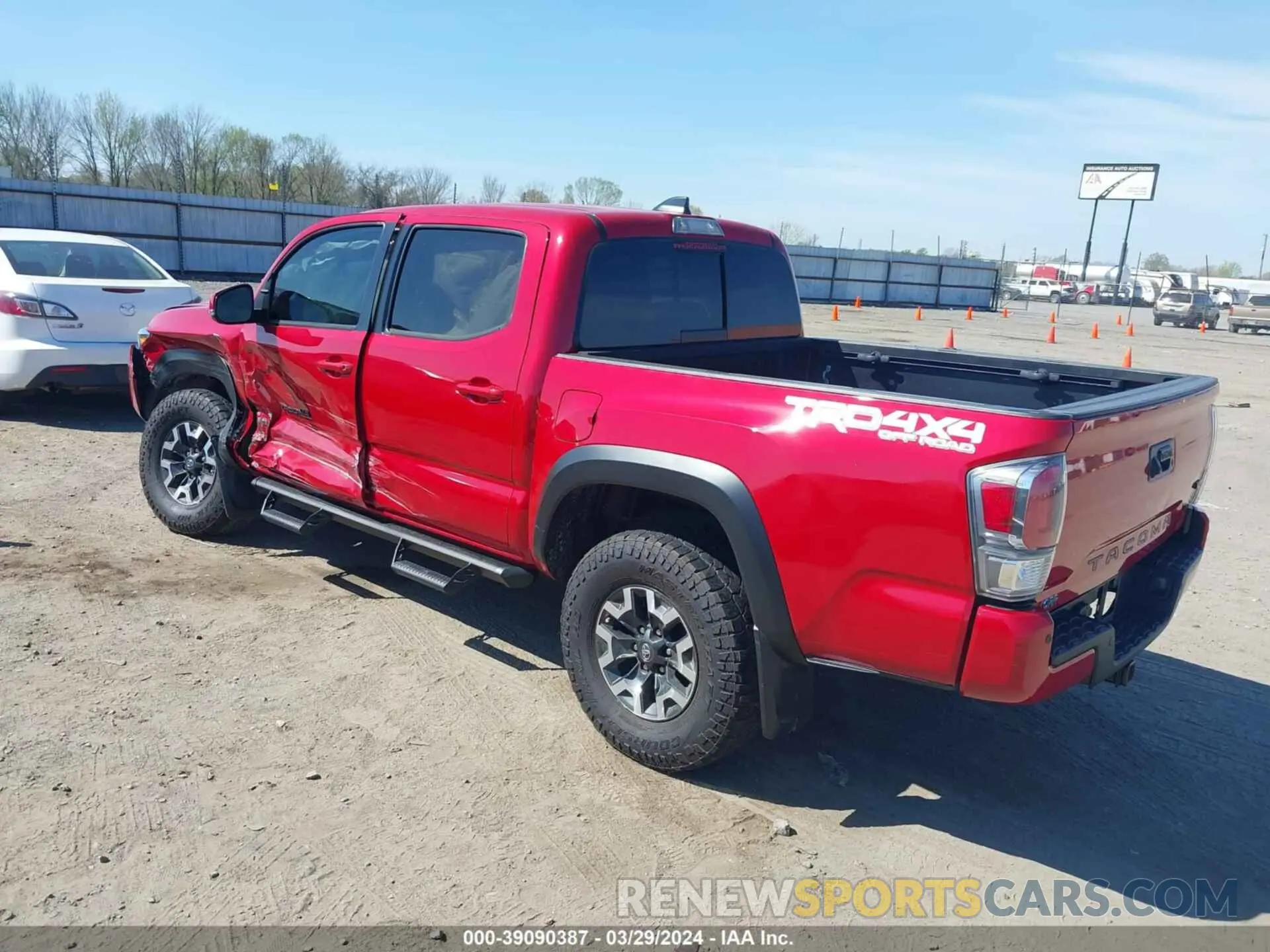 3 fotografías del automóvil dañado 5TFCZ5AN8MX254613 TOYOTA TACOMA 2021