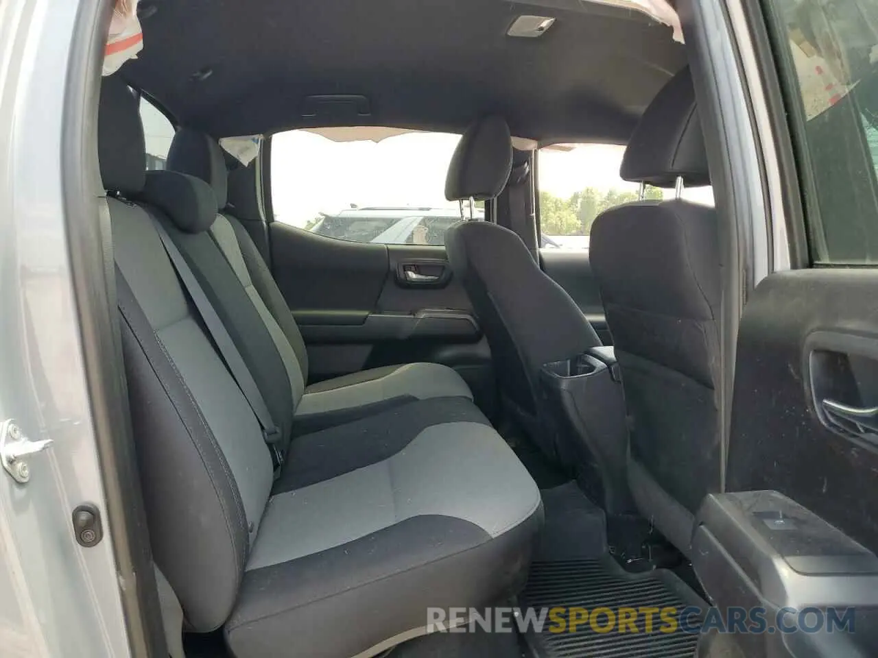 10 fotografías del automóvil dañado 5TFCZ5AN8MX256328 TOYOTA TACOMA 2021
