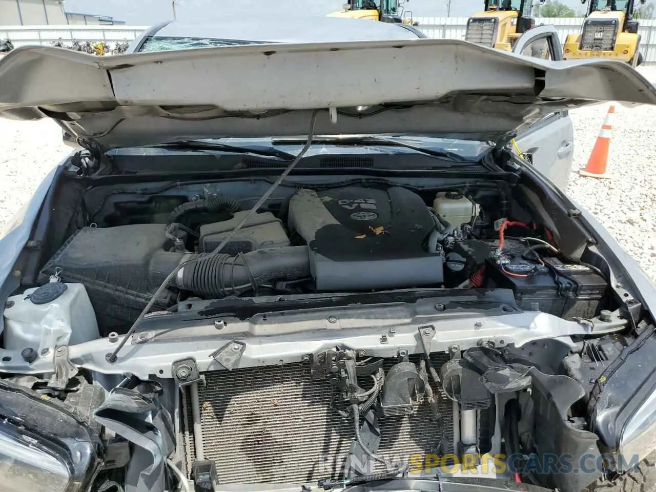11 fotografías del automóvil dañado 5TFCZ5AN8MX256328 TOYOTA TACOMA 2021