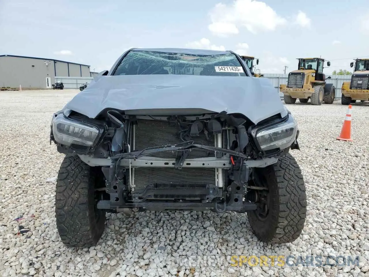 5 fotografías del automóvil dañado 5TFCZ5AN8MX256328 TOYOTA TACOMA 2021