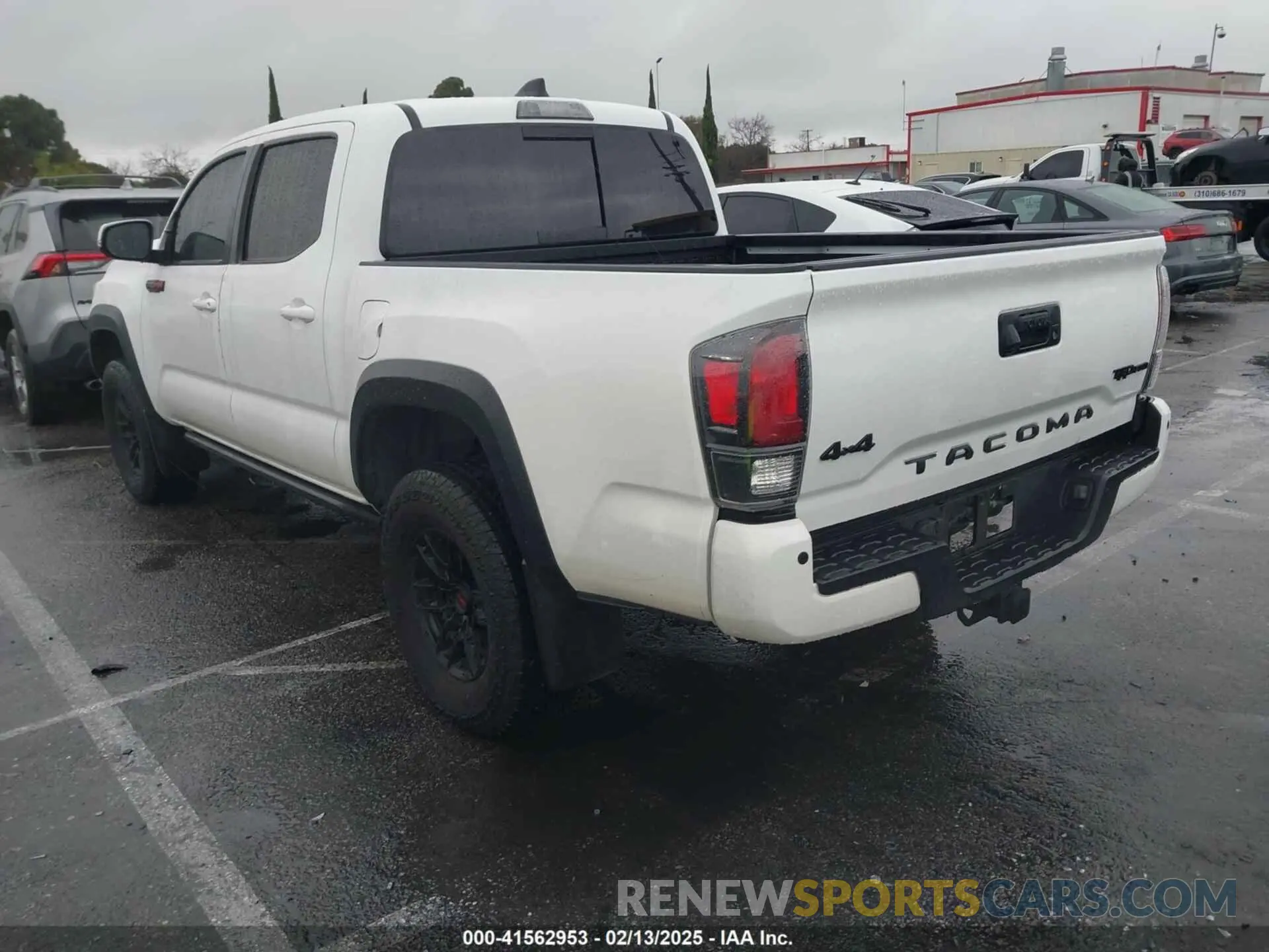 3 fotografías del automóvil dañado 5TFCZ5AN8MX260458 TOYOTA TACOMA 2021