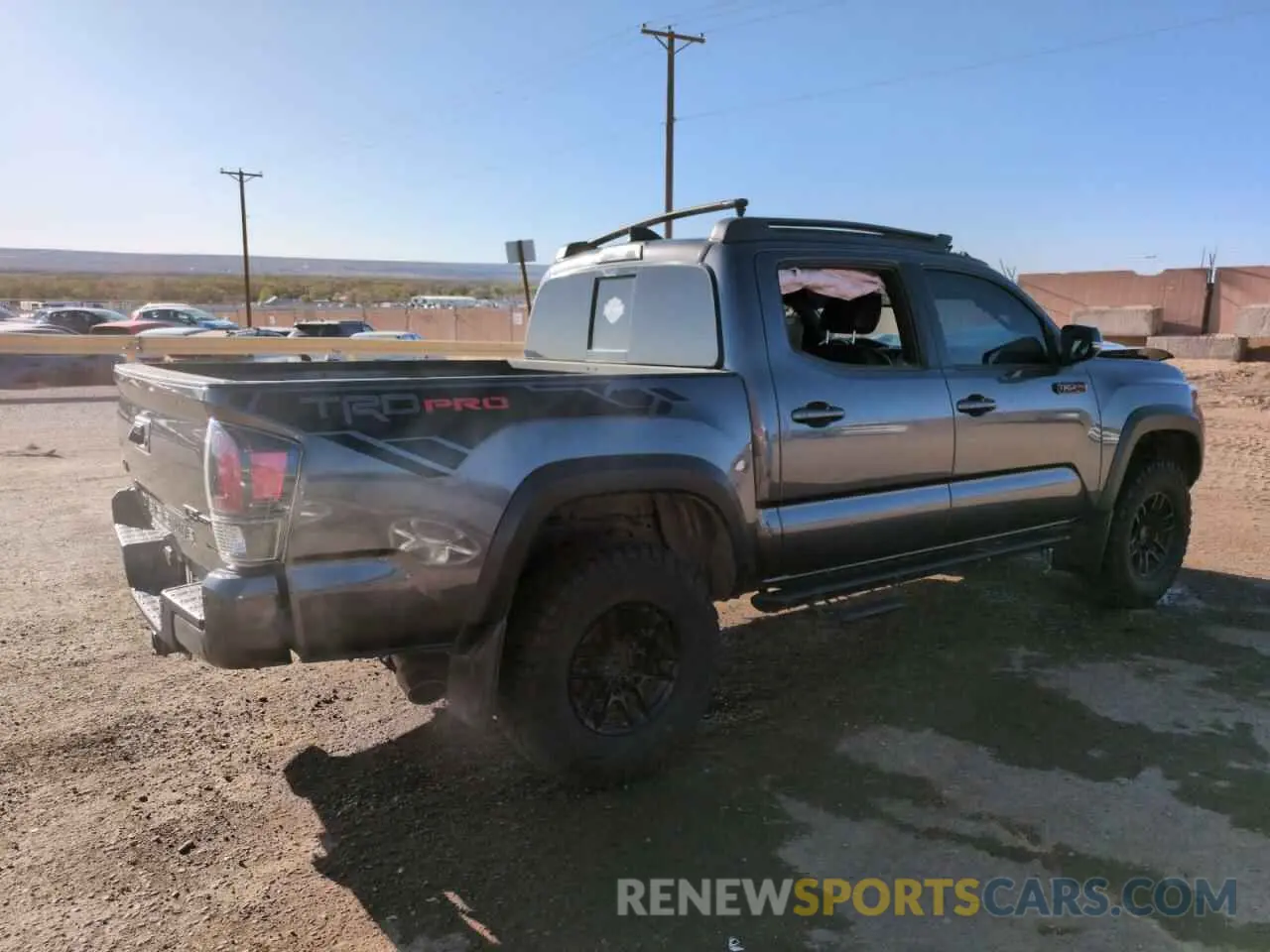 3 fotografías del automóvil dañado 5TFCZ5AN8MX268415 TOYOTA TACOMA 2021