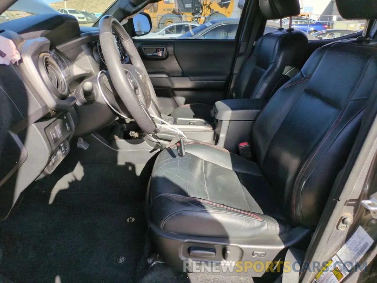 7 fotografías del automóvil dañado 5TFCZ5AN8MX268415 TOYOTA TACOMA 2021