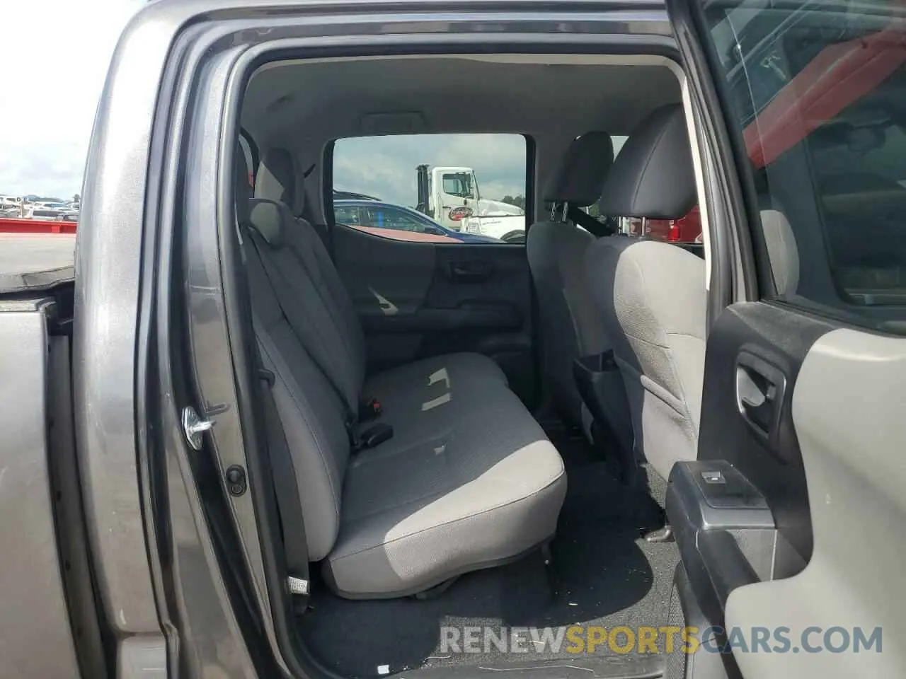 10 fotografías del automóvil dañado 5TFCZ5AN8MX272061 TOYOTA TACOMA 2021