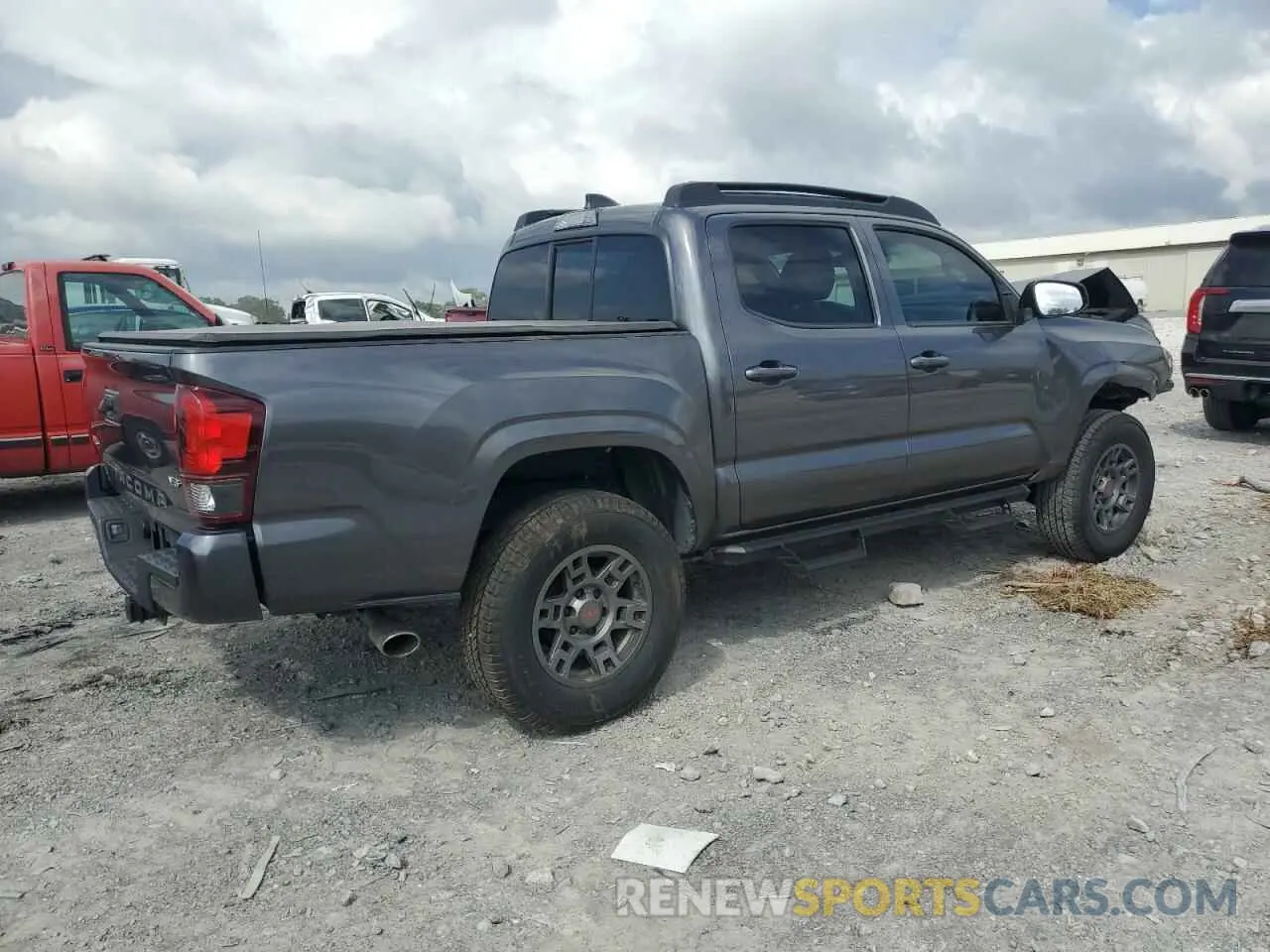 3 fotografías del automóvil dañado 5TFCZ5AN8MX272061 TOYOTA TACOMA 2021