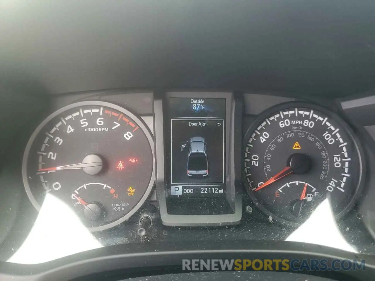 9 fotografías del automóvil dañado 5TFCZ5AN8MX272061 TOYOTA TACOMA 2021