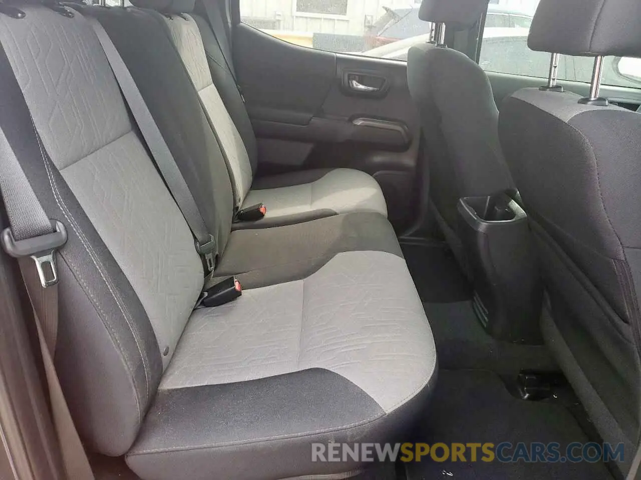 10 fotografías del automóvil dañado 5TFCZ5AN9MX245984 TOYOTA TACOMA 2021