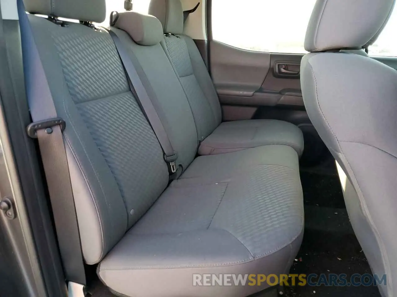 10 fotografías del automóvil dañado 5TFCZ5AN9MX254555 TOYOTA TACOMA 2021