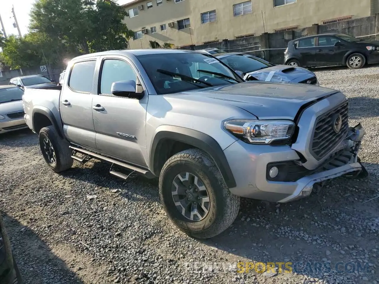 4 fotografías del automóvil dañado 5TFCZ5AN9MX278385 TOYOTA TACOMA 2021