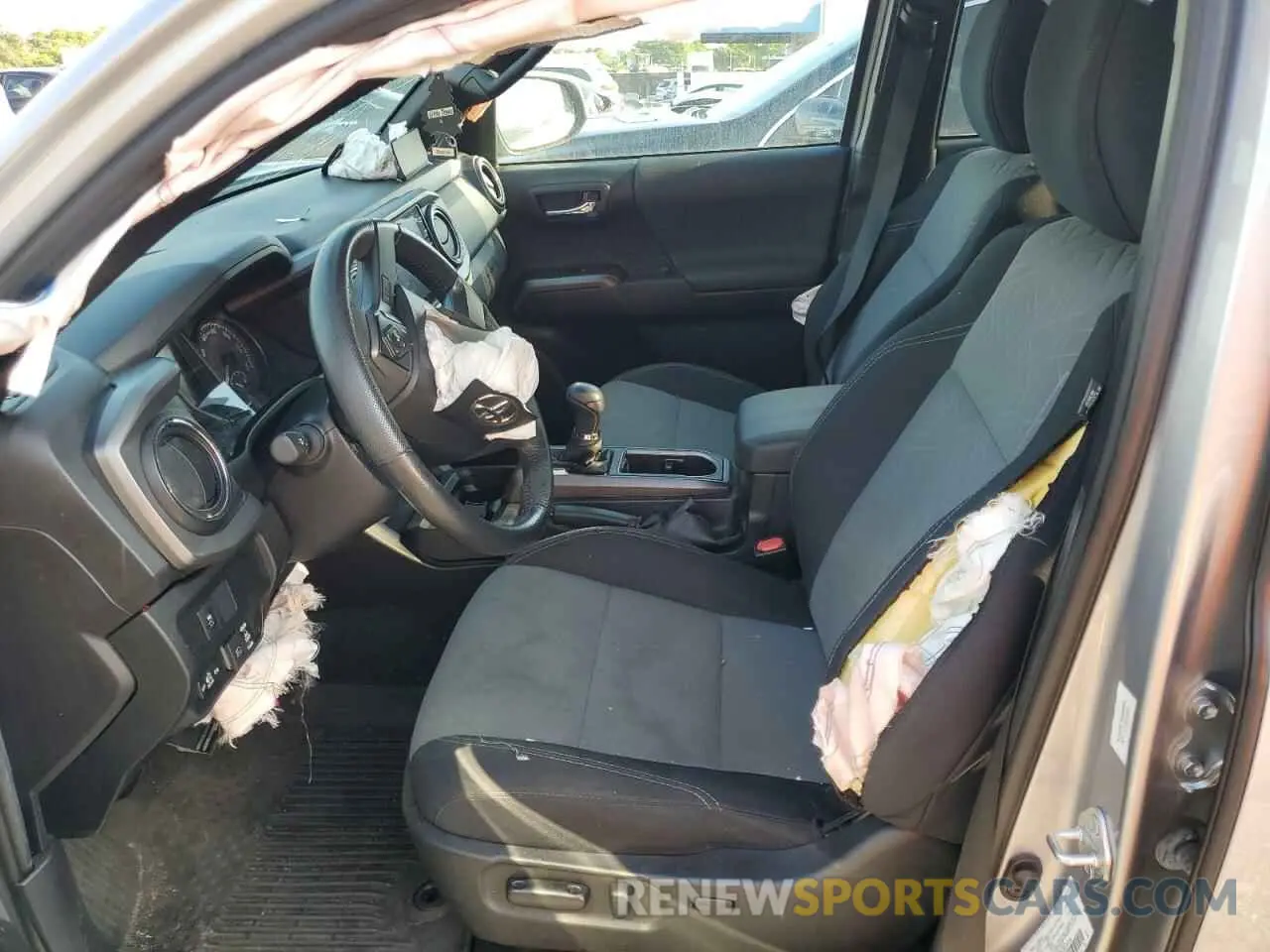 7 fotografías del automóvil dañado 5TFCZ5AN9MX278385 TOYOTA TACOMA 2021