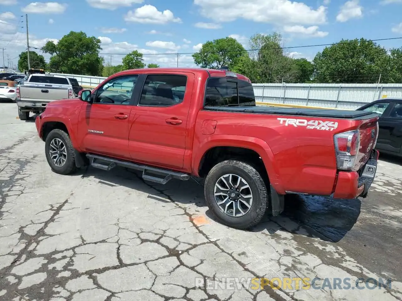 2 fotografías del automóvil dañado 5TFCZ5AN9MX282890 TOYOTA TACOMA 2021