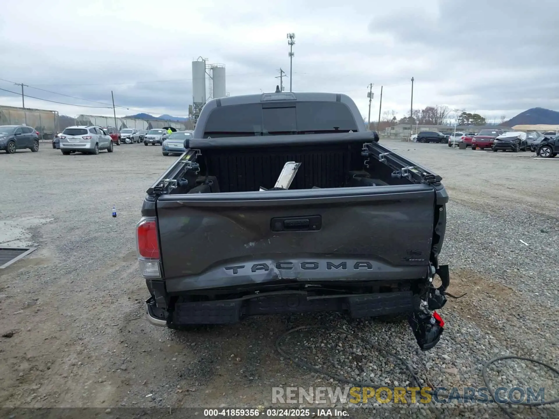 16 fotografías del automóvil dañado 5TFCZ5ANXMX255892 TOYOTA TACOMA 2021