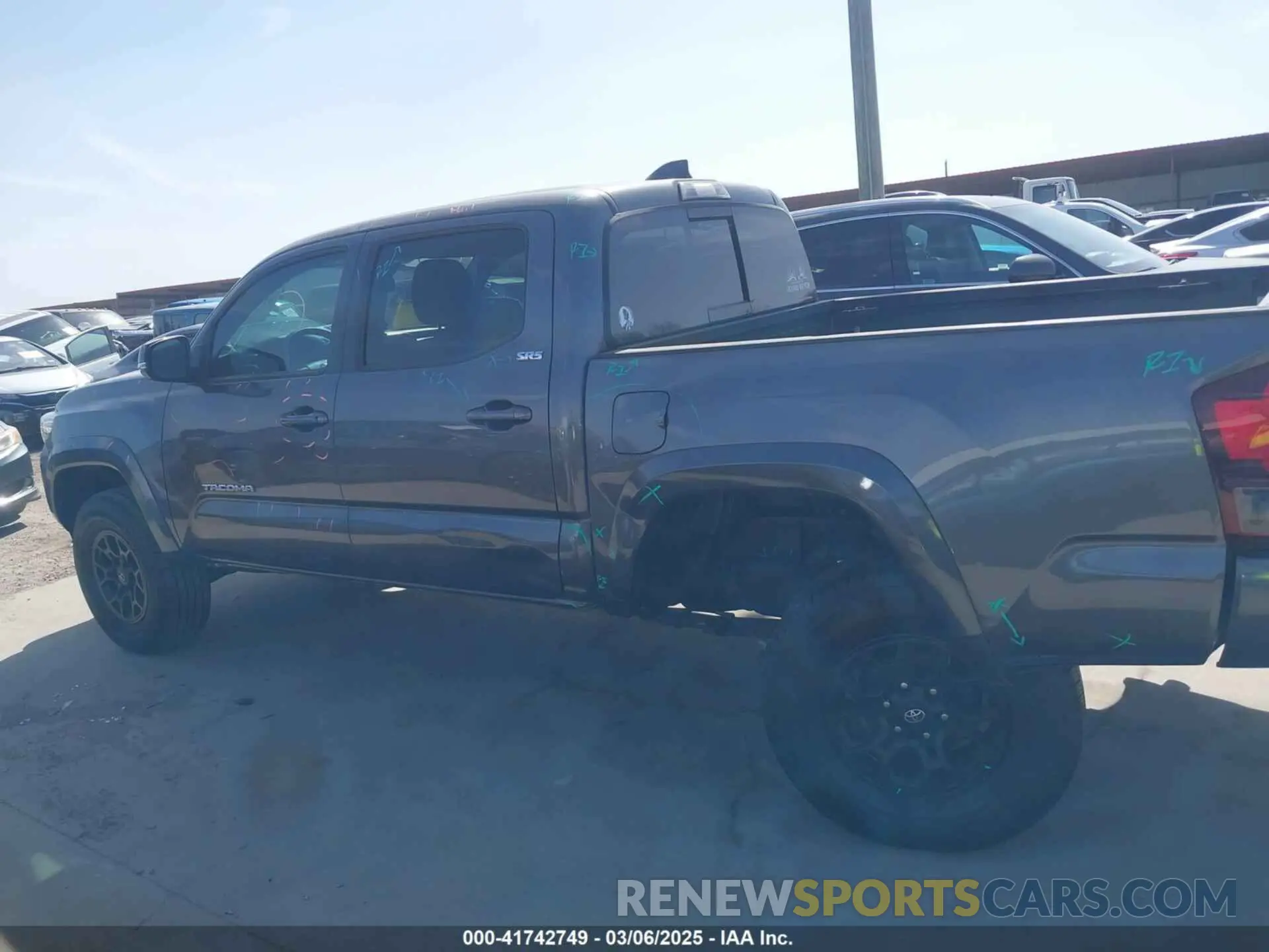 13 fotografías del automóvil dañado 5TFCZ5ANXMX270361 TOYOTA TACOMA 2021