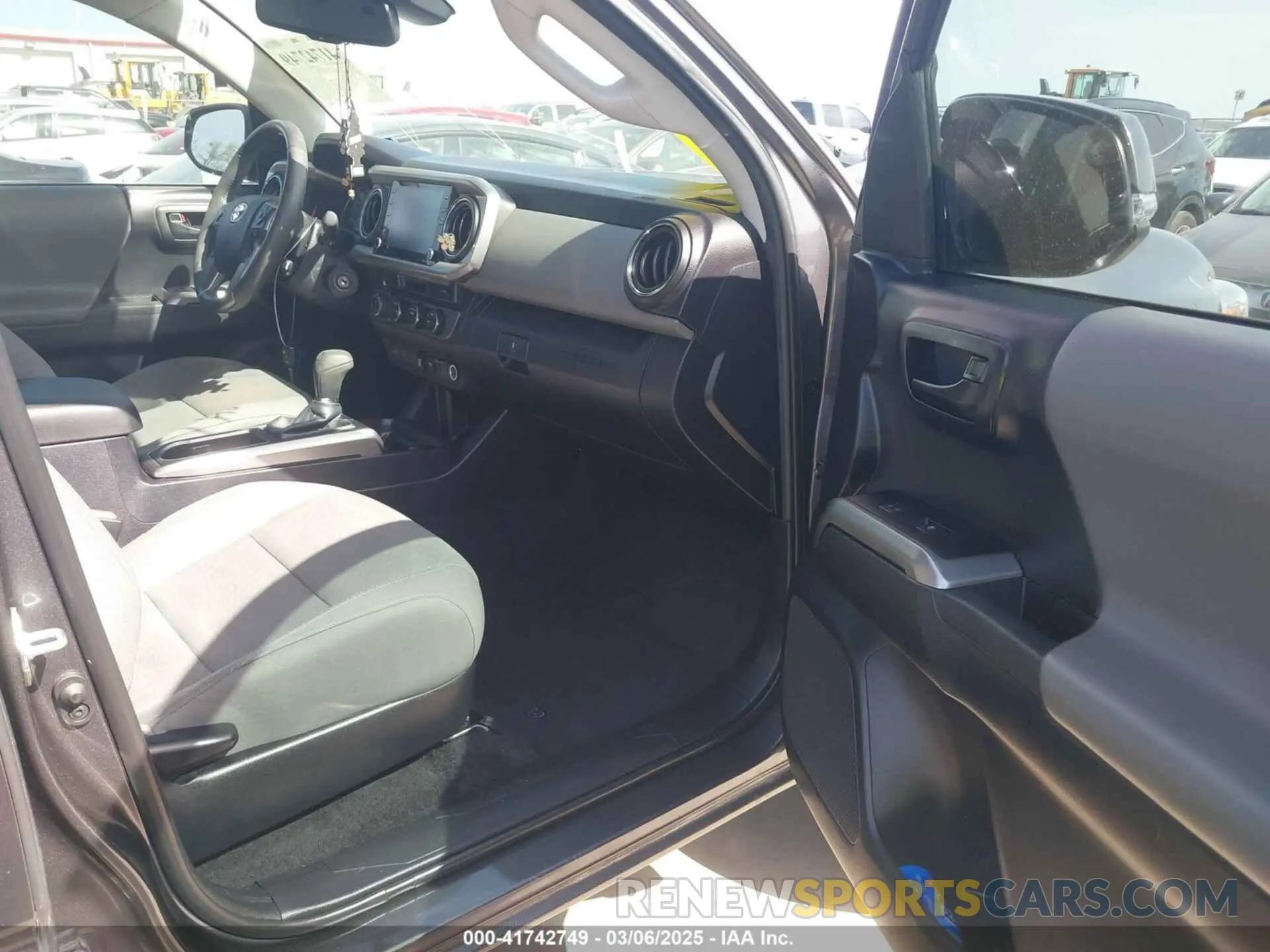 5 fotografías del automóvil dañado 5TFCZ5ANXMX270361 TOYOTA TACOMA 2021