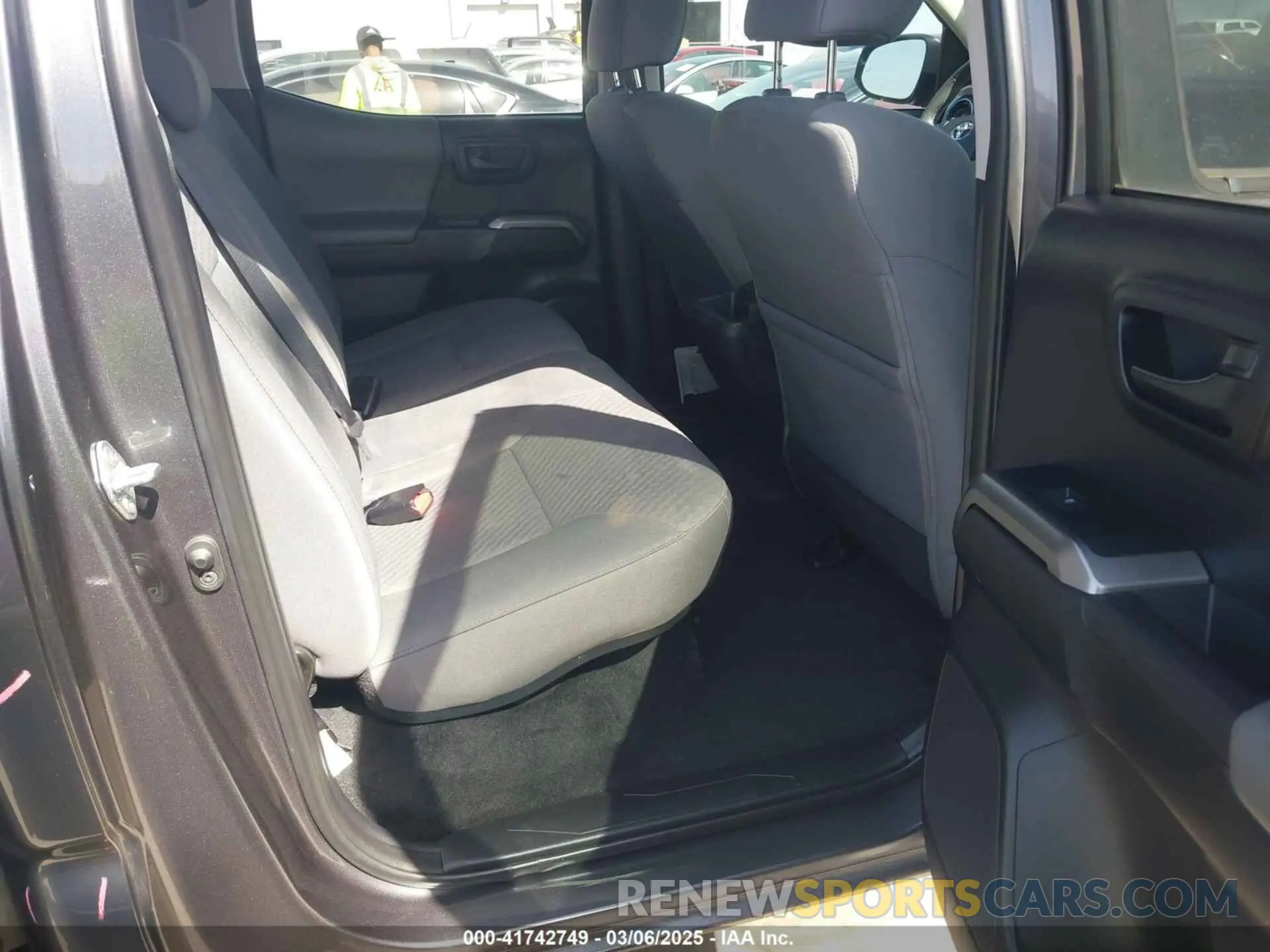 8 fotografías del automóvil dañado 5TFCZ5ANXMX270361 TOYOTA TACOMA 2021