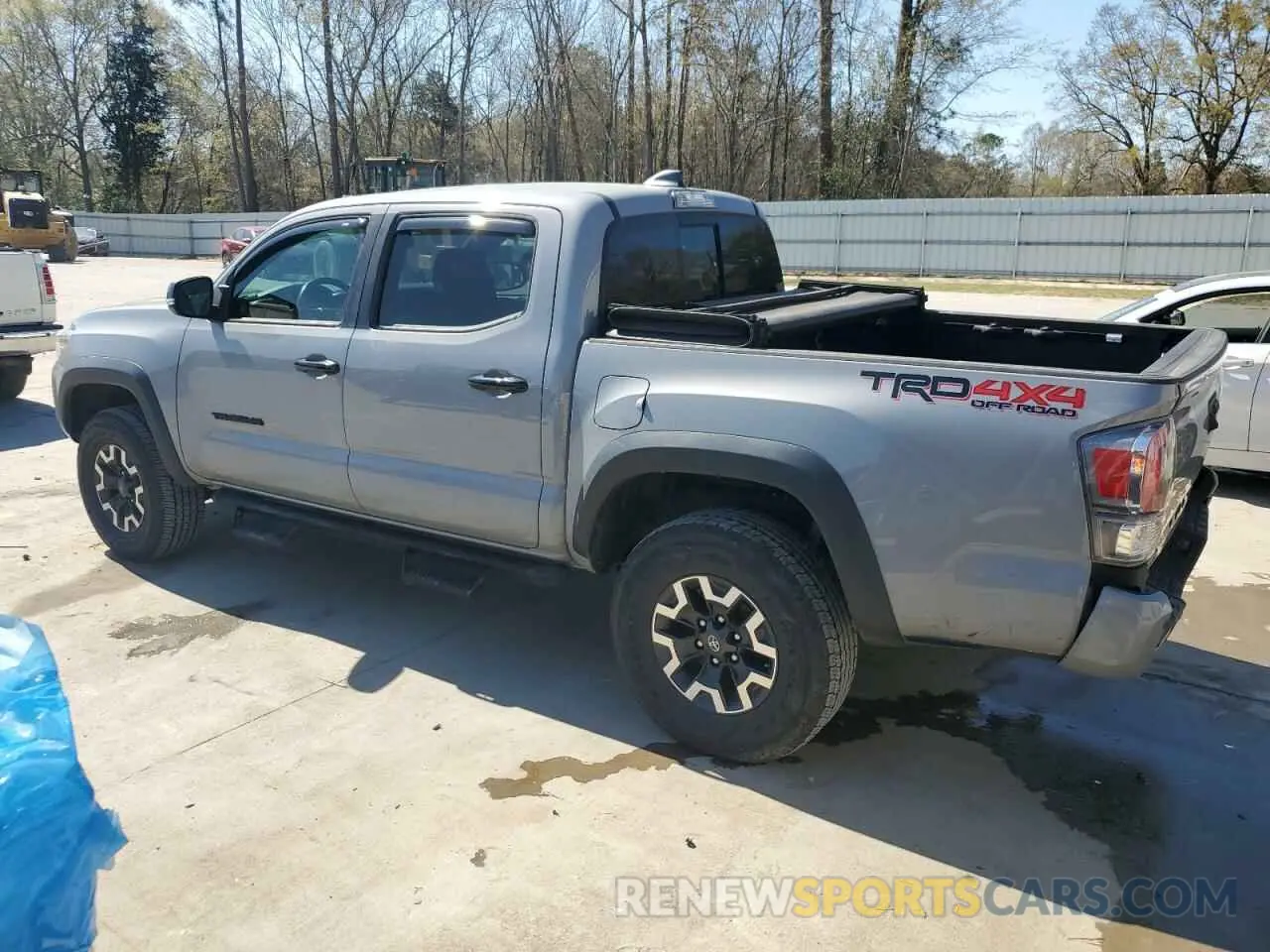2 fotografías del automóvil dañado 5TFCZ5ANXMX271784 TOYOTA TACOMA 2021