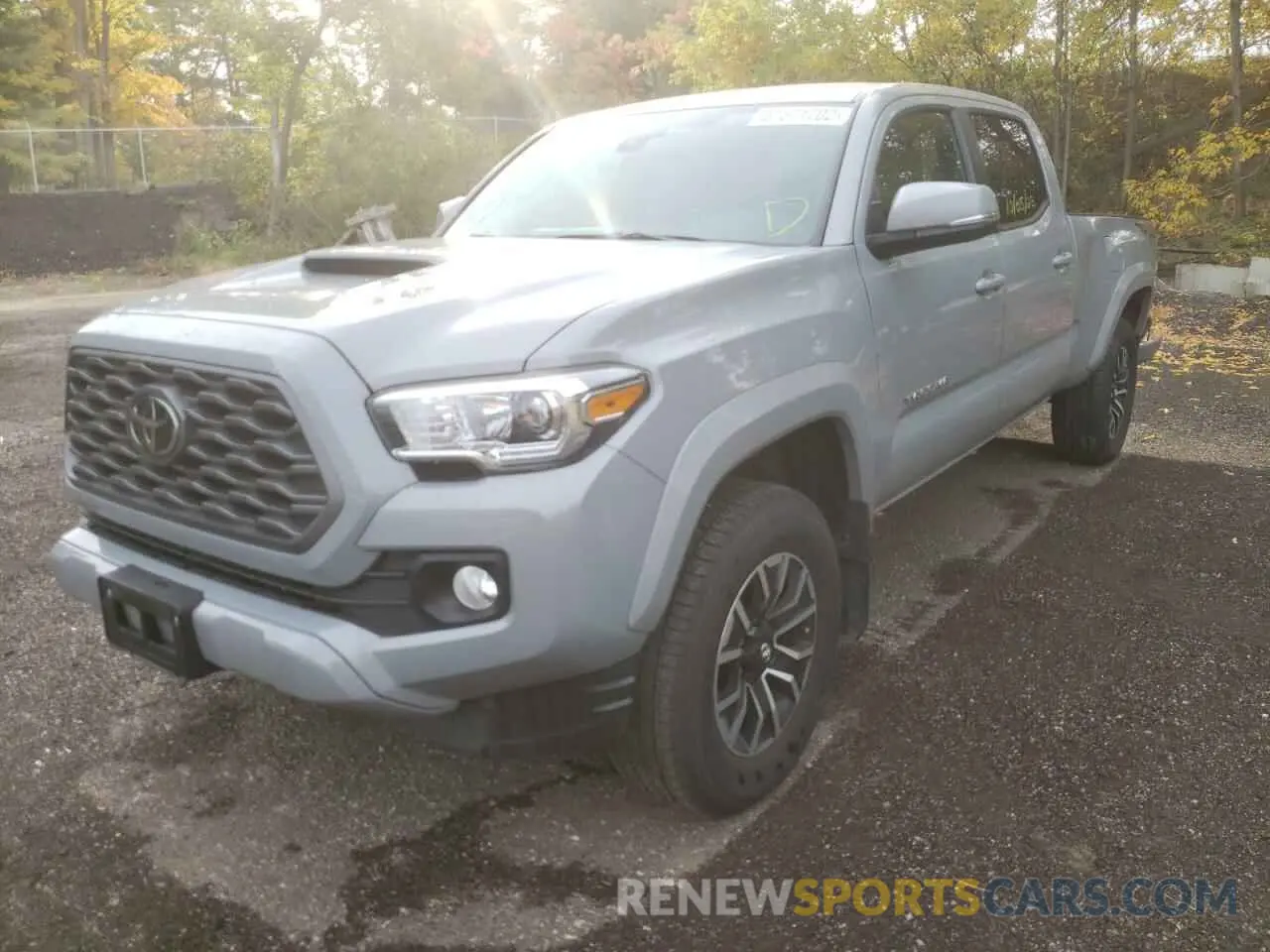 2 fotografías del automóvil dañado 5TFDZ5BN0MX057342 TOYOTA TACOMA 2021