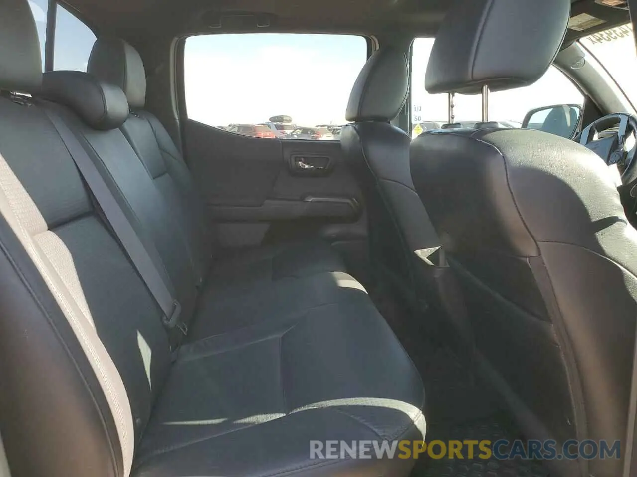 10 fotografías del automóvil dañado 5TFDZ5BN0MX067837 TOYOTA TACOMA 2021
