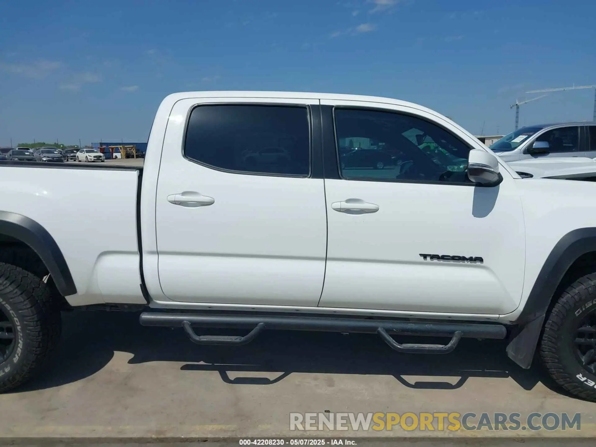 14 fotografías del automóvil dañado 5TFDZ5BN3MX061420 TOYOTA TACOMA 2021