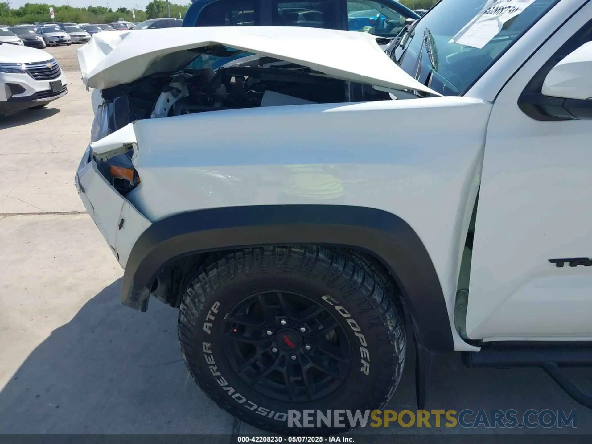 19 fotografías del automóvil dañado 5TFDZ5BN3MX061420 TOYOTA TACOMA 2021
