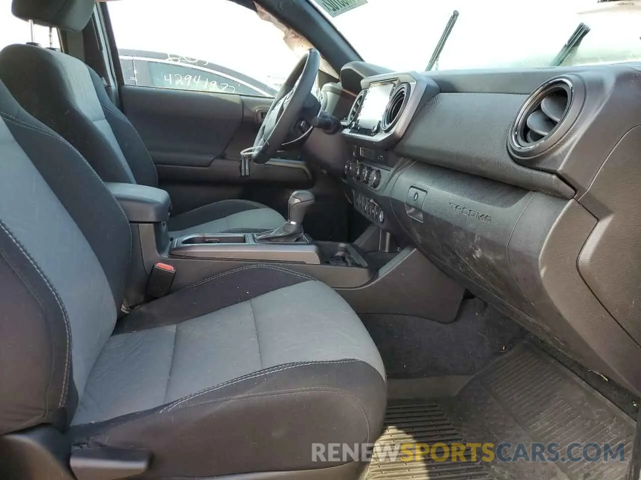 5 fotografías del automóvil dañado 5TFDZ5BN4MX065069 TOYOTA TACOMA 2021