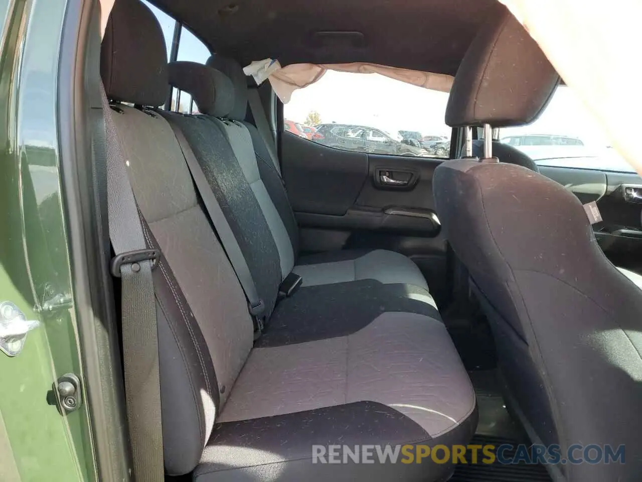 6 fotografías del automóvil dañado 5TFDZ5BN4MX065069 TOYOTA TACOMA 2021