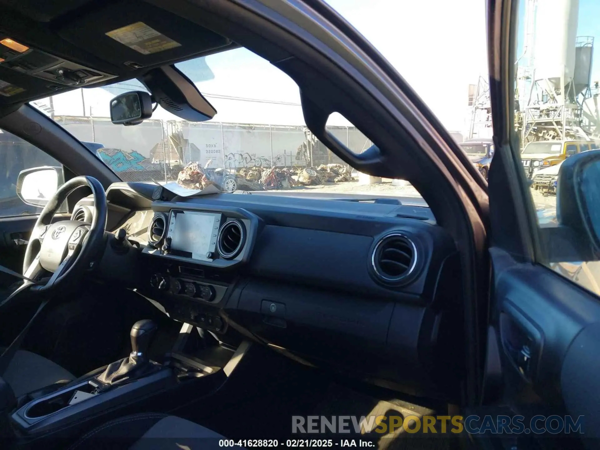 5 fotografías del automóvil dañado 5TFDZ5BN8MX058531 TOYOTA TACOMA 2021