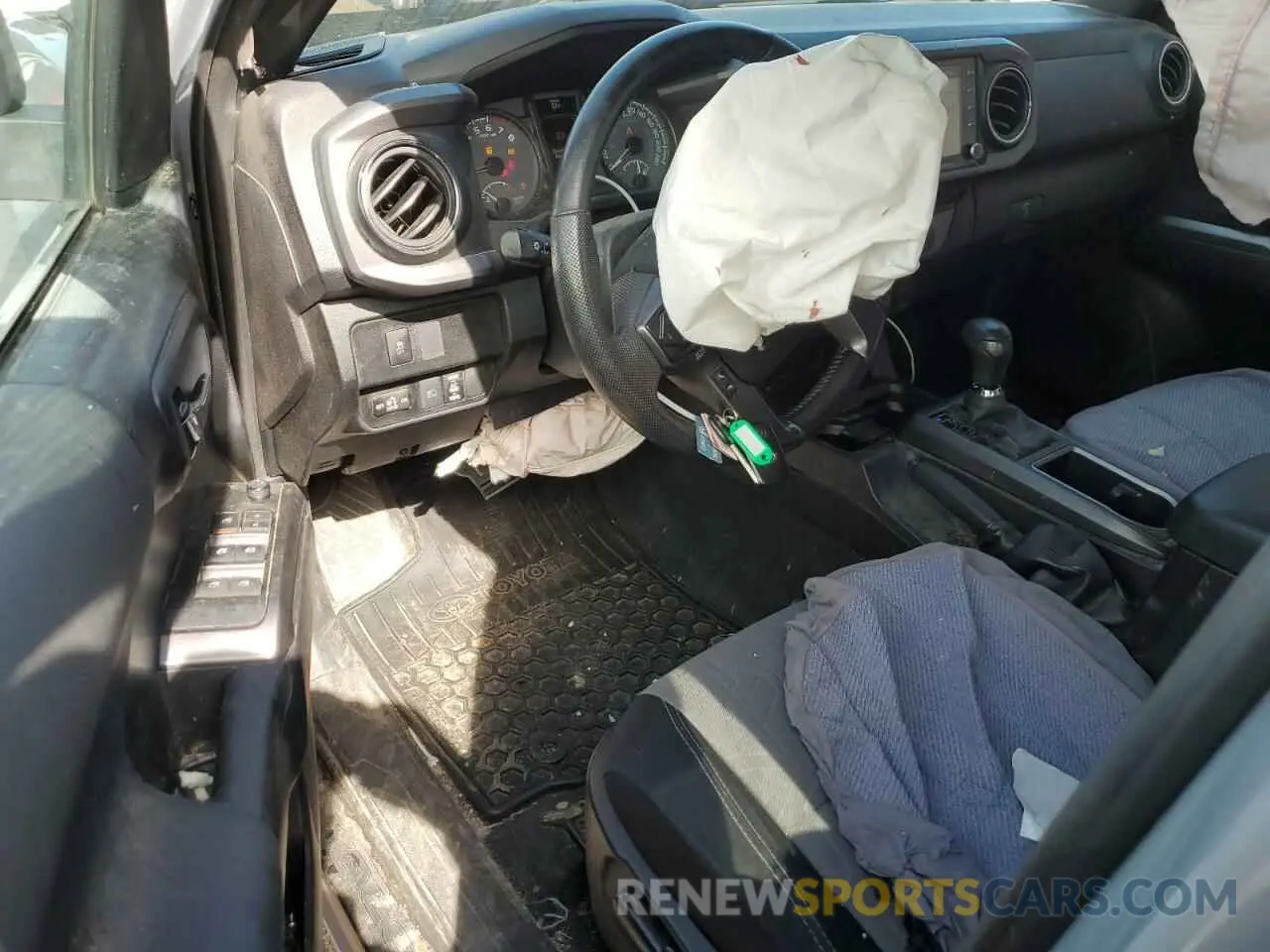 8 fotografías del automóvil dañado 5TFDZ5BN8MX063275 TOYOTA TACOMA 2021