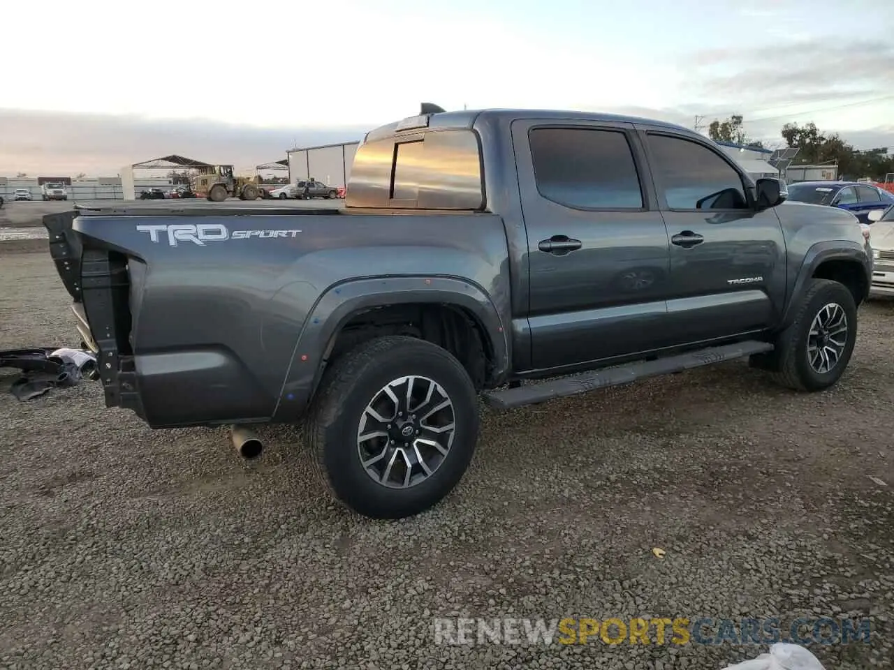 3 fotografías del automóvil dañado 3TMAZ5CN0NM162777 TOYOTA TACOMA 2022