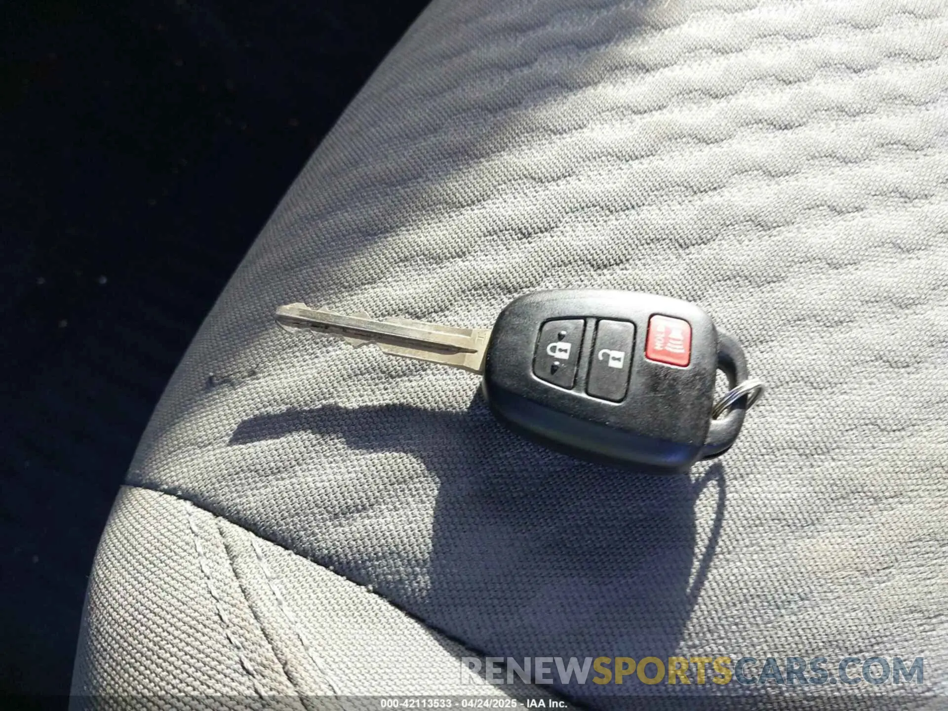 11 fotografías del automóvil dañado 3TMAZ5CN1NM189003 TOYOTA TACOMA 2022