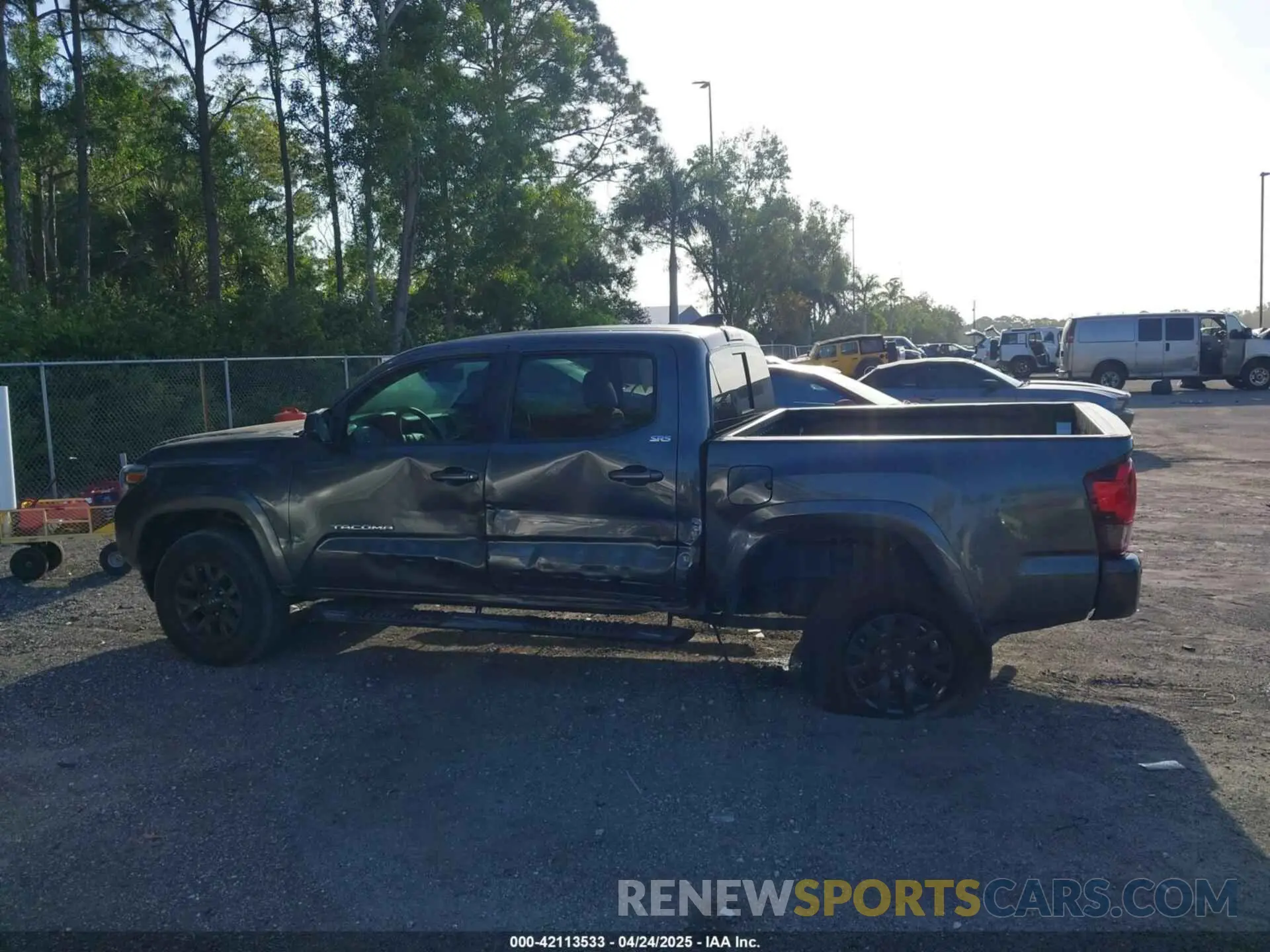 14 fotografías del automóvil dañado 3TMAZ5CN1NM189003 TOYOTA TACOMA 2022