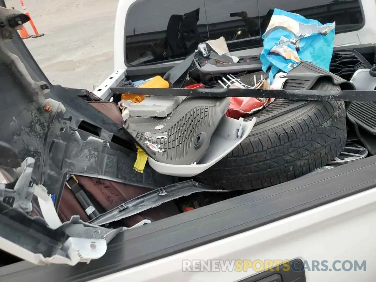 12 fotografías del automóvil dañado 3TMAZ5CN1NM189549 TOYOTA TACOMA 2022
