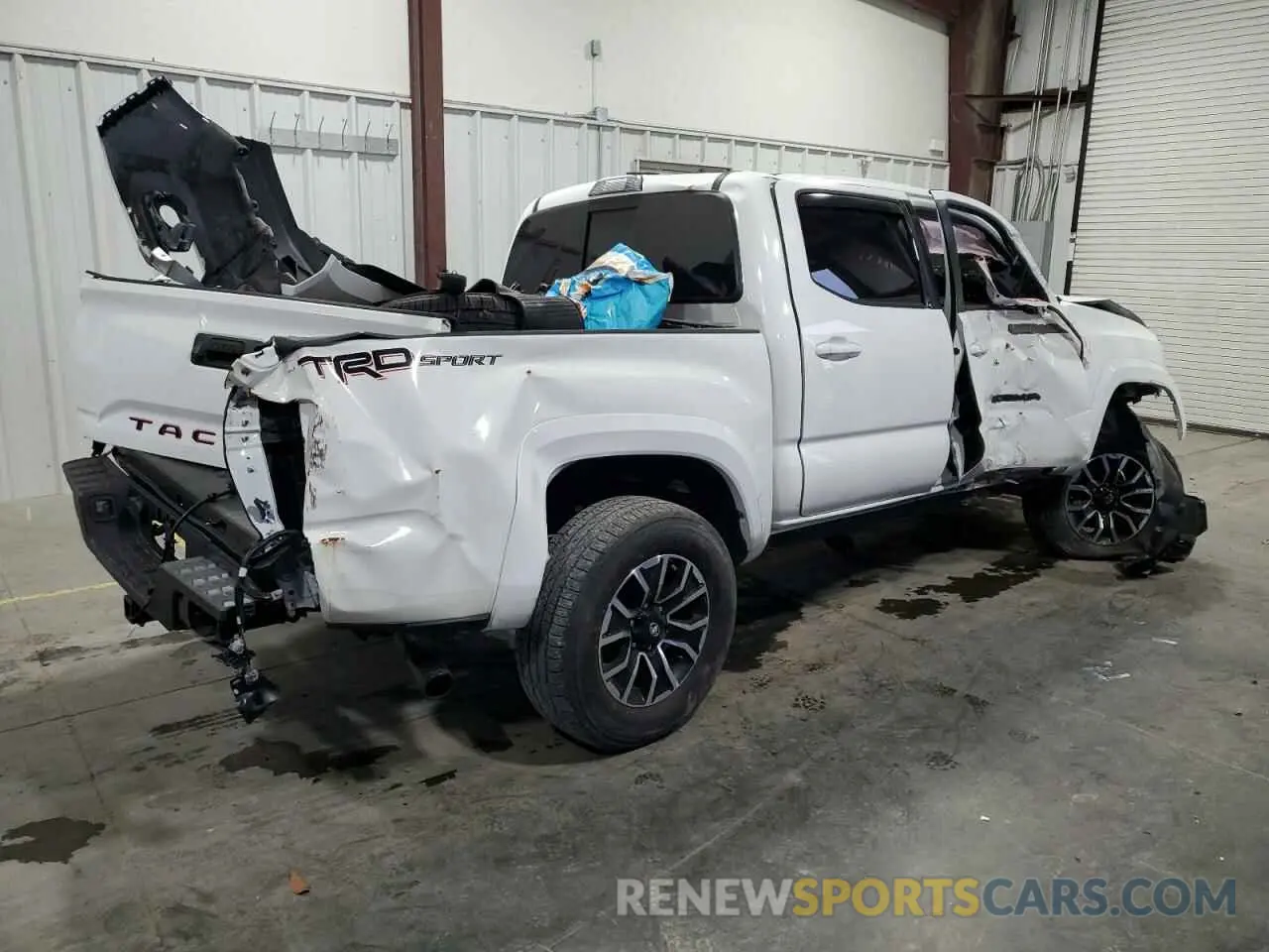 3 fotografías del automóvil dañado 3TMAZ5CN1NM189549 TOYOTA TACOMA 2022