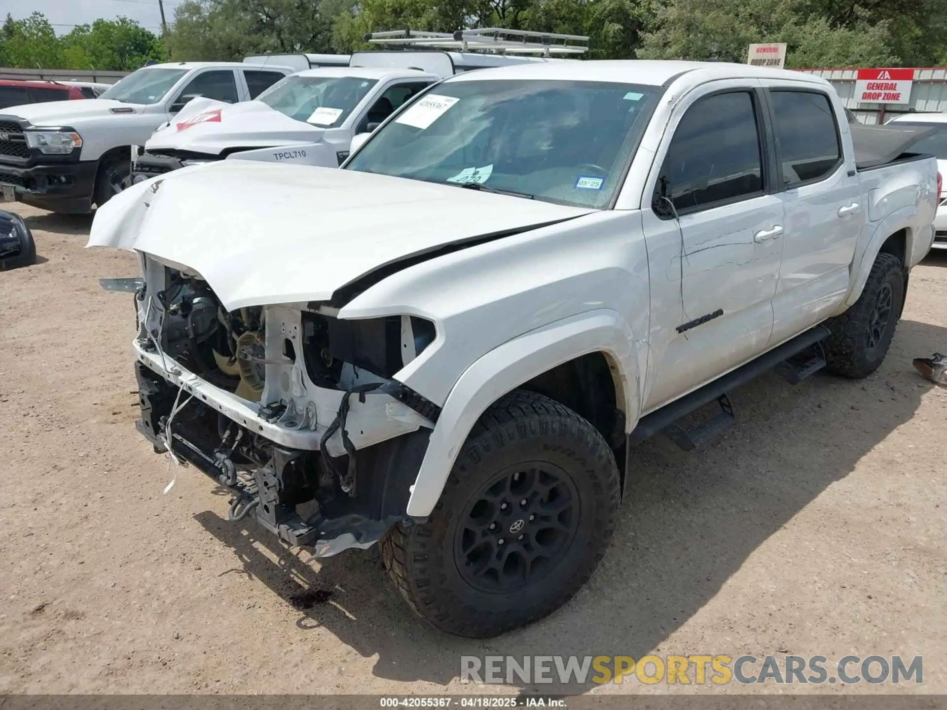 2 fotografías del automóvil dañado 3TMAZ5CN1NM194878 TOYOTA TACOMA 2022