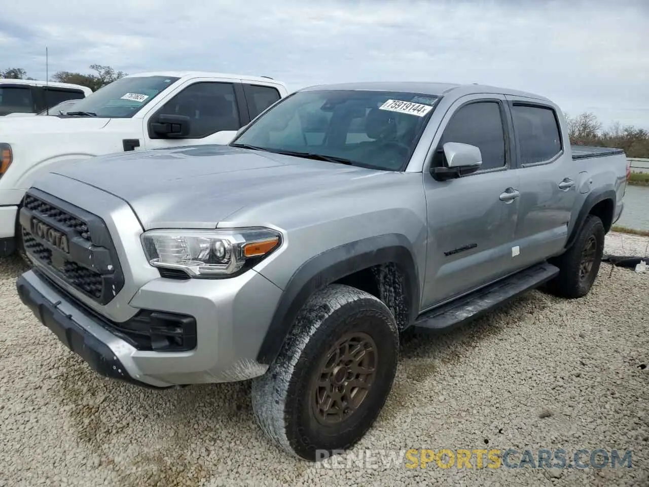 1 fotografías del automóvil dañado 3TMAZ5CN2NM160528 TOYOTA TACOMA 2022