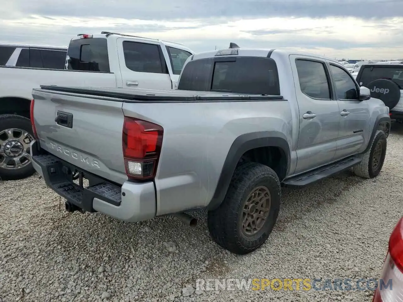 3 fotografías del automóvil dañado 3TMAZ5CN2NM160528 TOYOTA TACOMA 2022