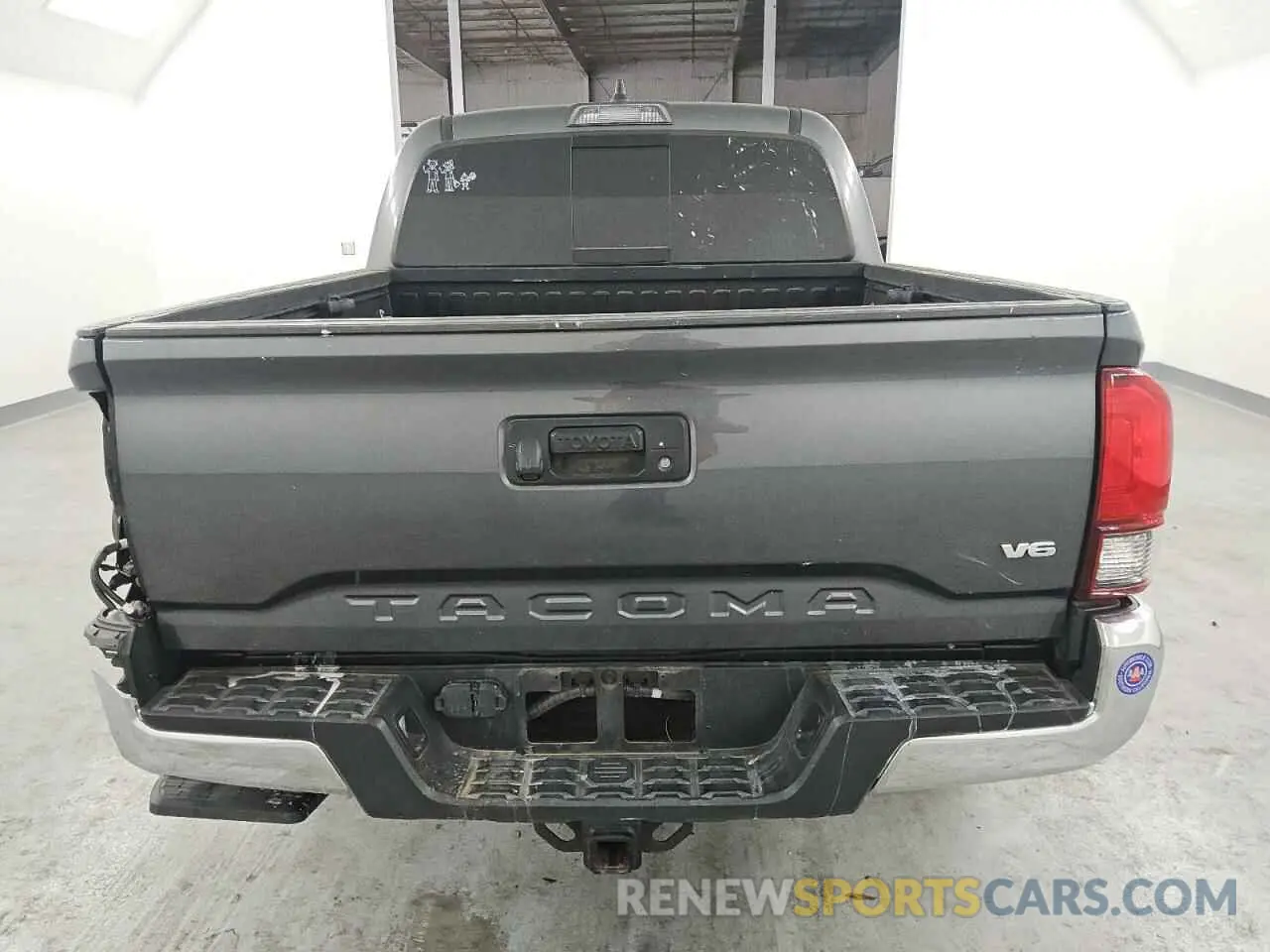 6 fotografías del automóvil dañado 3TMAZ5CN2NM162151 TOYOTA TACOMA 2022