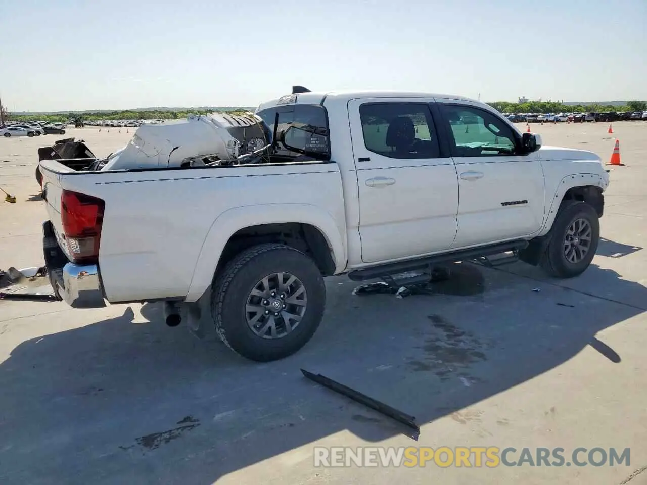 3 fotografías del automóvil dañado 3TMAZ5CN2NM195795 TOYOTA TACOMA 2022