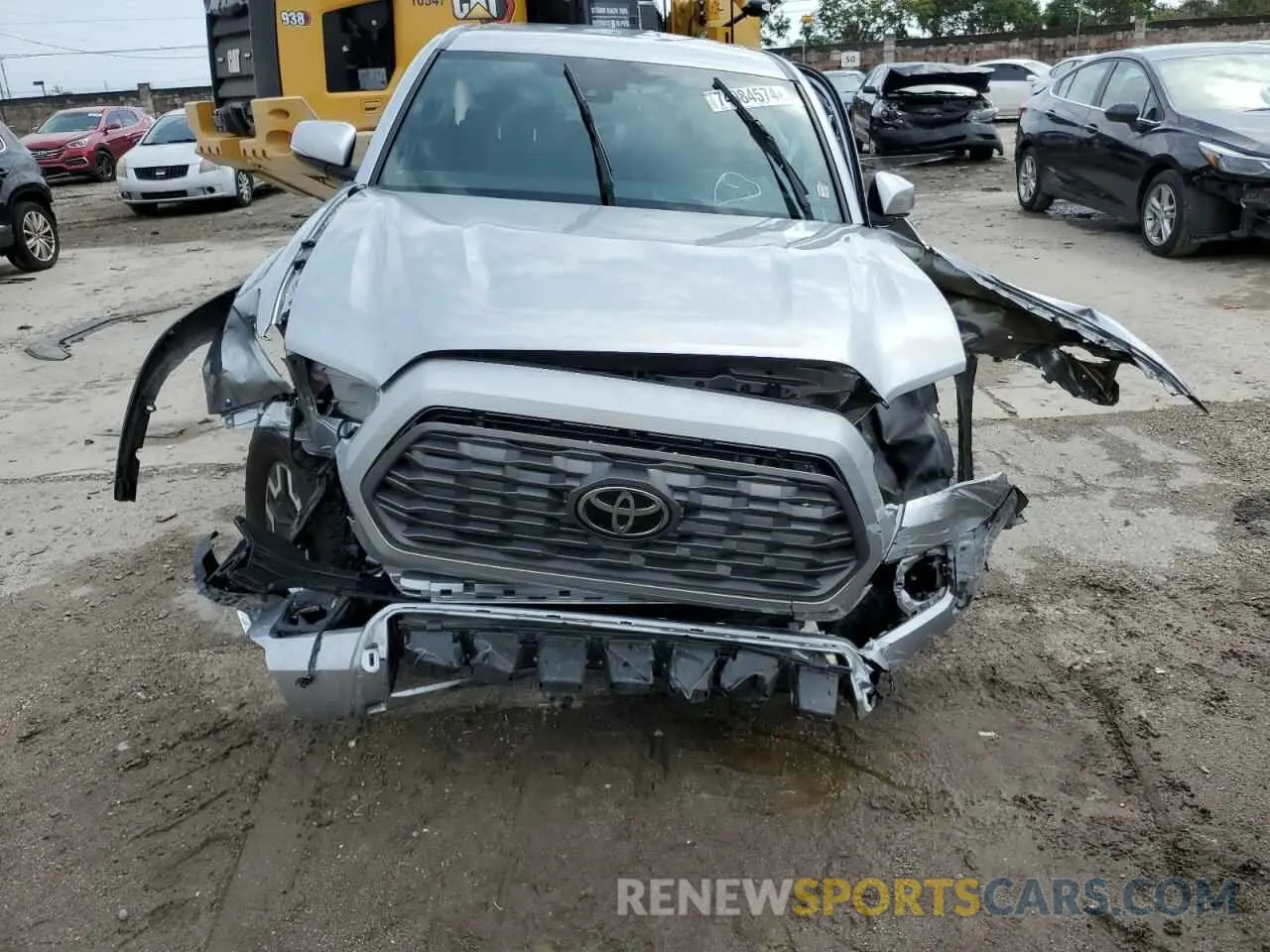 5 fotografías del automóvil dañado 3TMAZ5CN3NM184935 TOYOTA TACOMA 2022