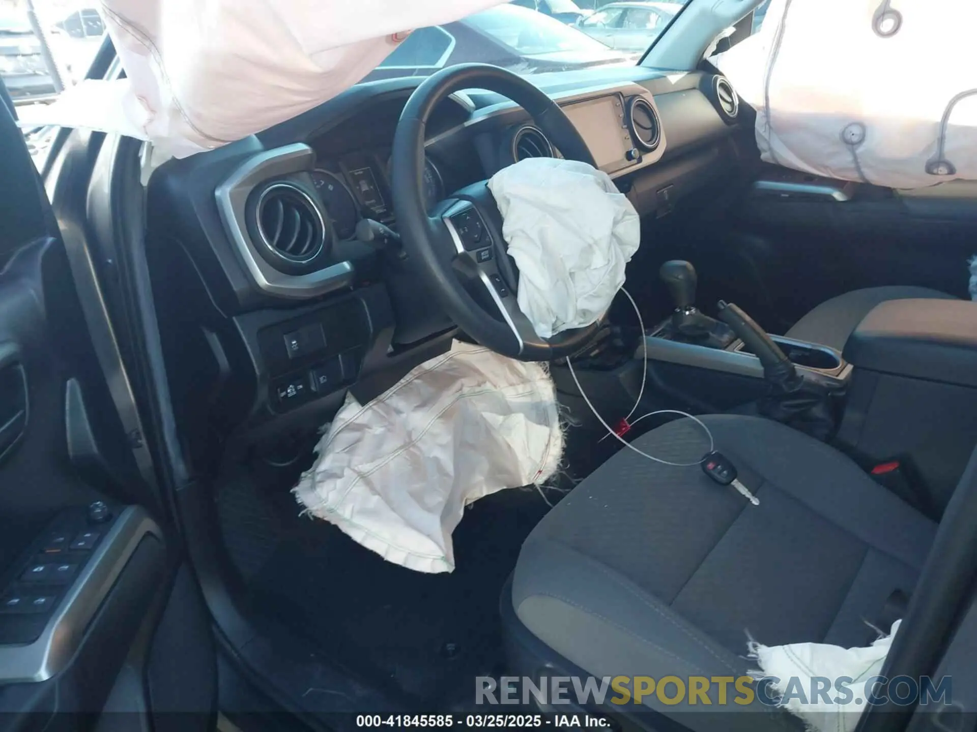 5 fotografías del automóvil dañado 3TMAZ5CN4NM163091 TOYOTA TACOMA 2022