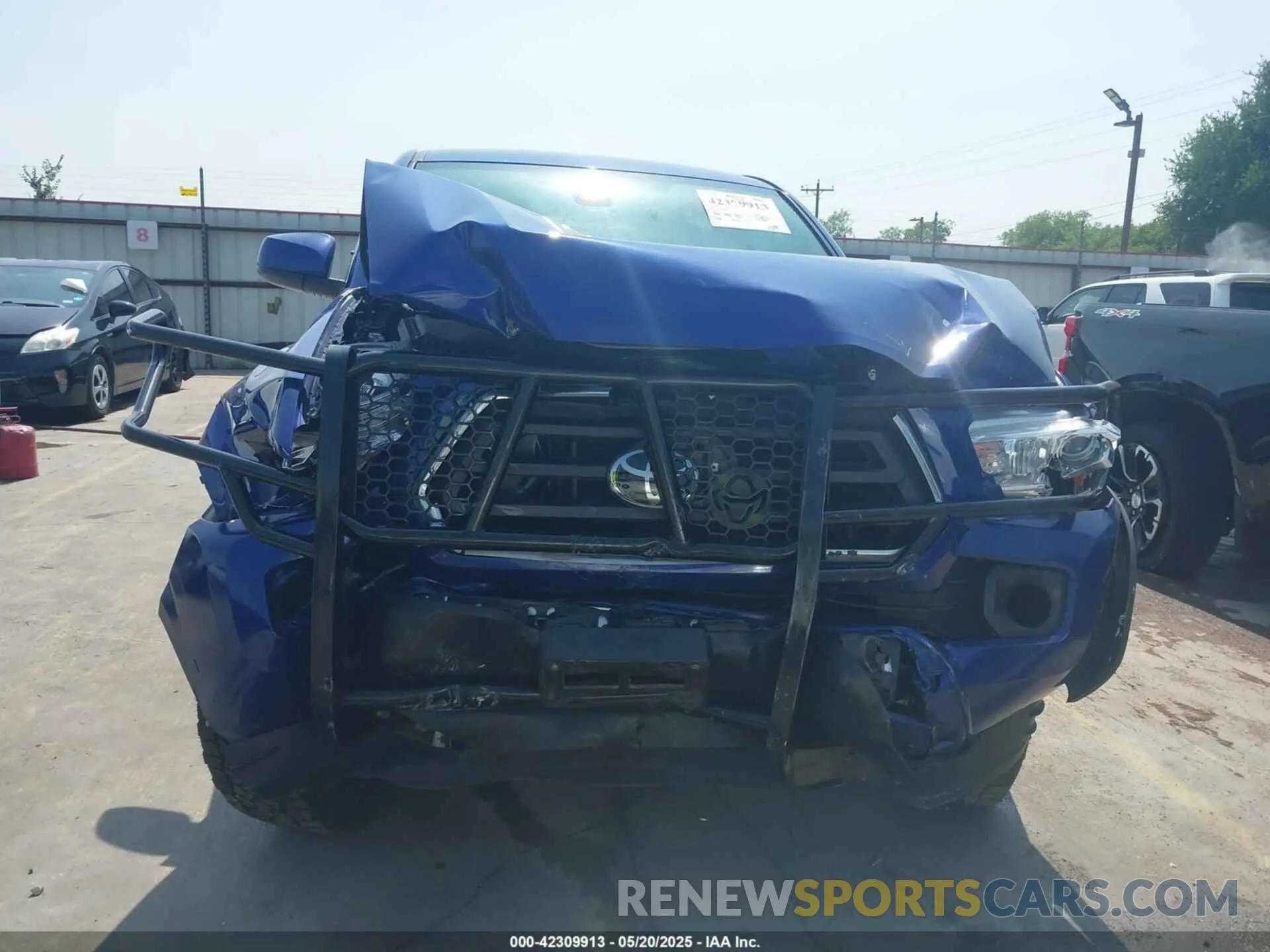 12 fotografías del automóvil dañado 3TMAZ5CN4NM172017 TOYOTA TACOMA 2022