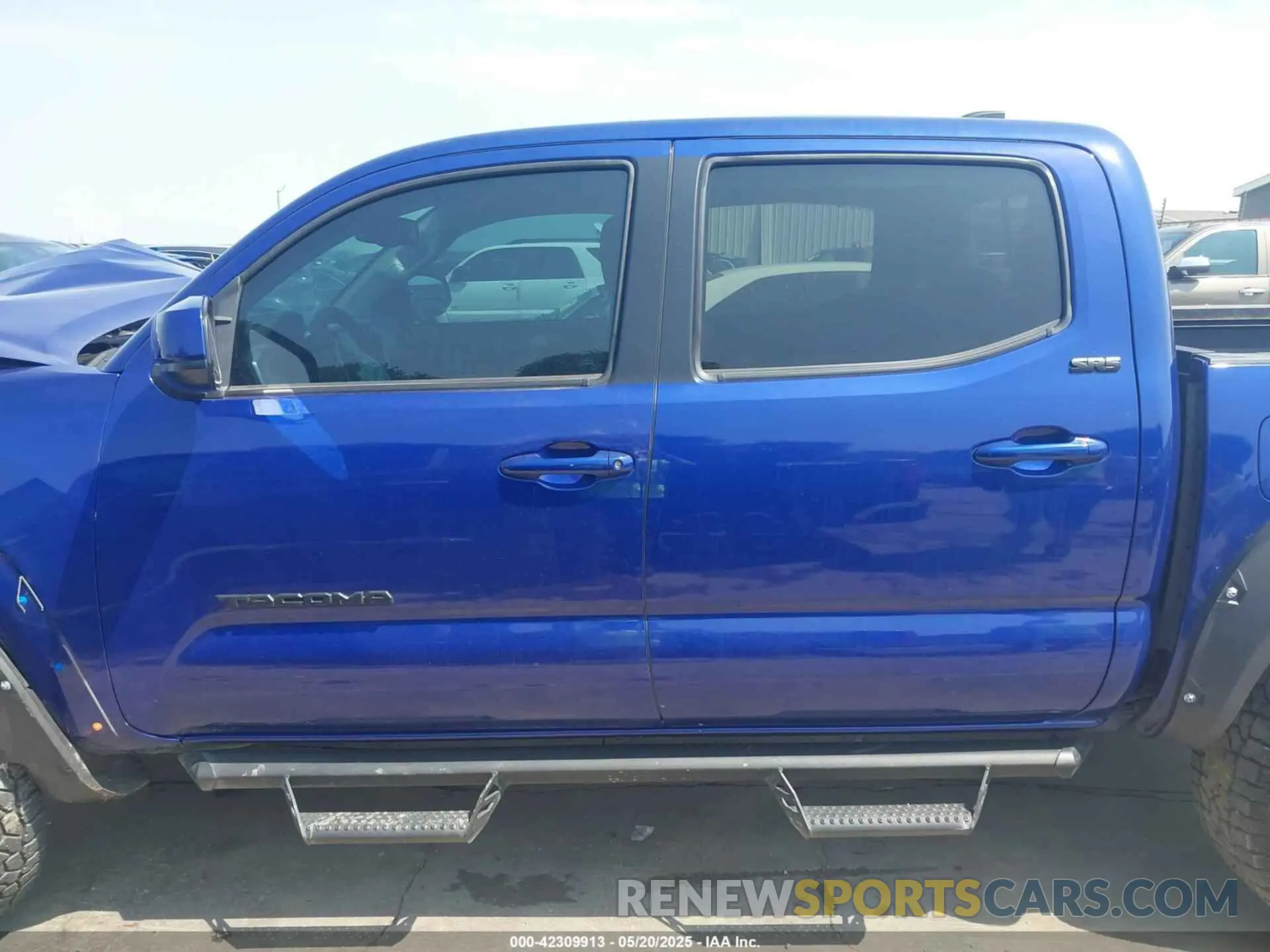 14 fotografías del automóvil dañado 3TMAZ5CN4NM172017 TOYOTA TACOMA 2022