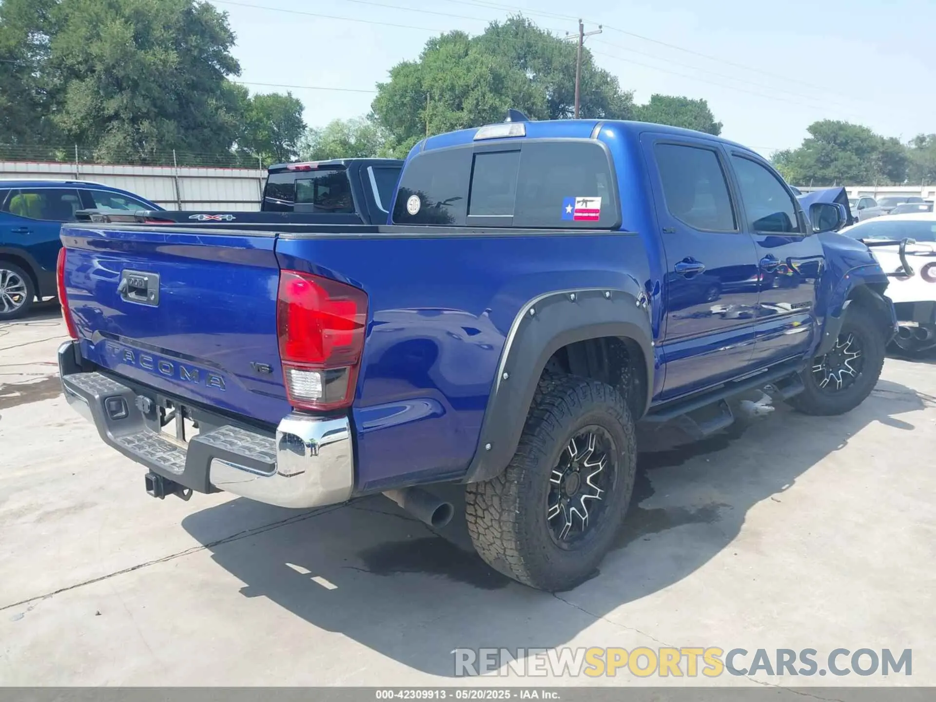4 fotografías del automóvil dañado 3TMAZ5CN4NM172017 TOYOTA TACOMA 2022