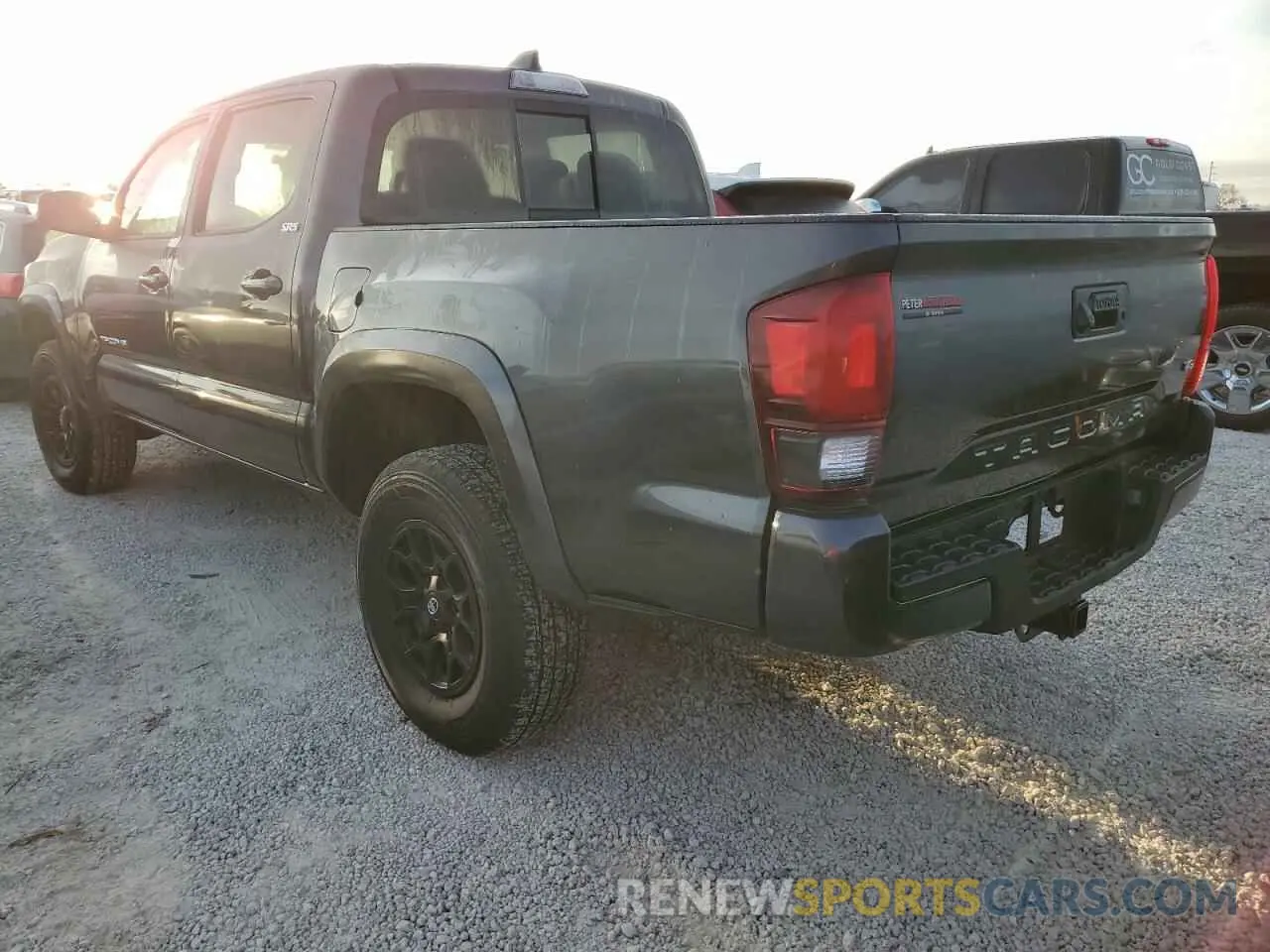 3 fotografías del automóvil dañado 3TMAZ5CN4NM186922 TOYOTA TACOMA 2022